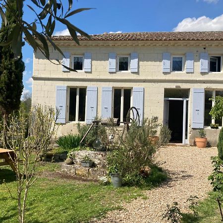 Les Ganivelles Apartamento Saint-Dizant-du-Gua Exterior foto
