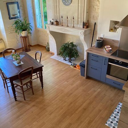 Les Ganivelles Apartamento Saint-Dizant-du-Gua Exterior foto